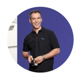 RKW-group-lachender-mann-portraitfoto